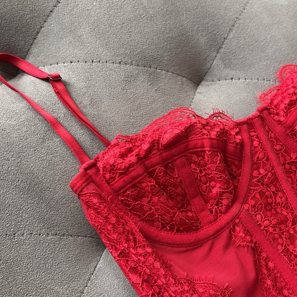 URBAN OUTFITTERS OUT FROM UNDER MODERN LOVE CORSET - Picture 3 of 11